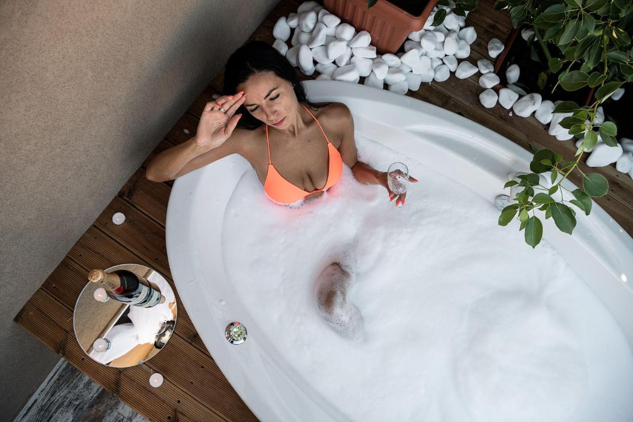Castello Luxury Residence With Private Jacuzzi Ханя Екстериор снимка