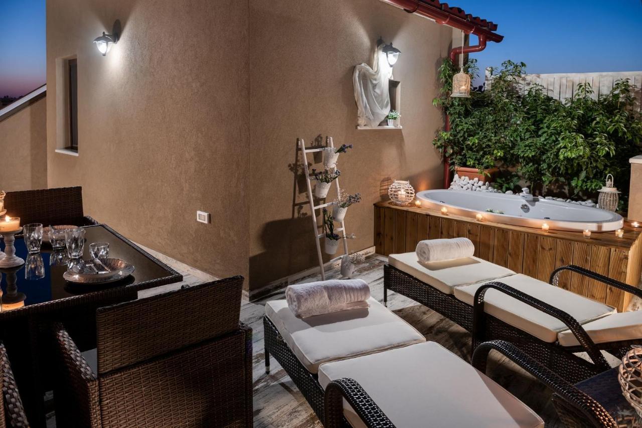 Castello Luxury Residence With Private Jacuzzi Ханя Екстериор снимка